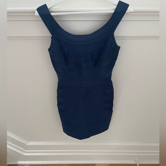 SOLD Herve leger - Picture 2 of 2